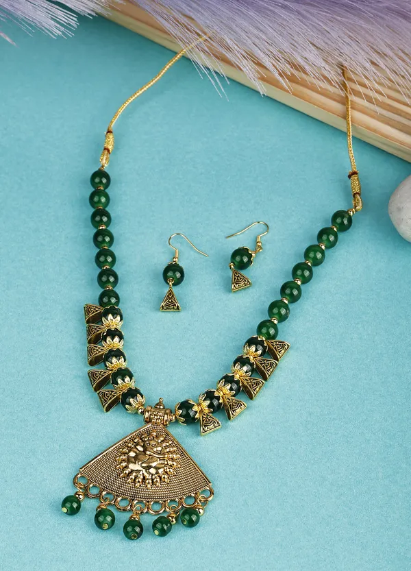 Green_Necklace_Set_for_Women_|_Premium_Alloy_Necklace_for_Everyday_Use