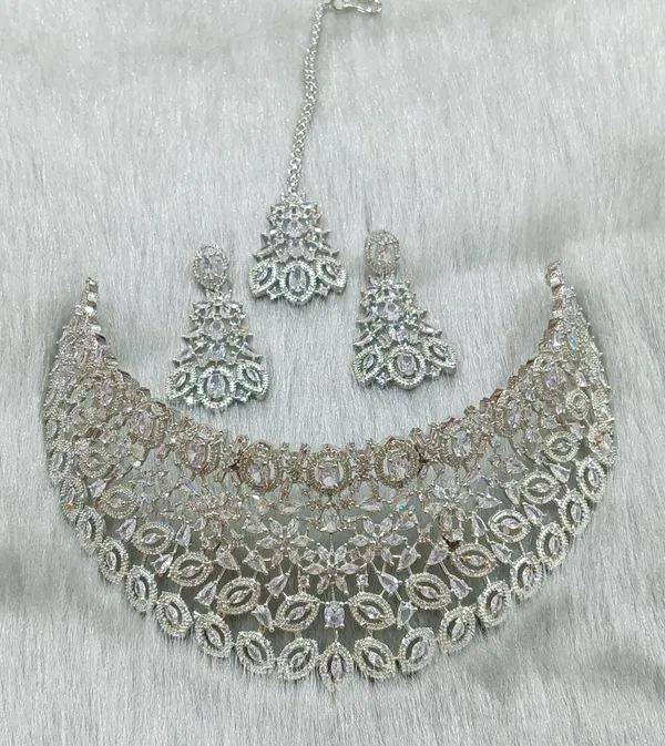 Silver_Necklace_Set_for_Women_|_Premium_Alloy_Necklace_for_Everyday_Use