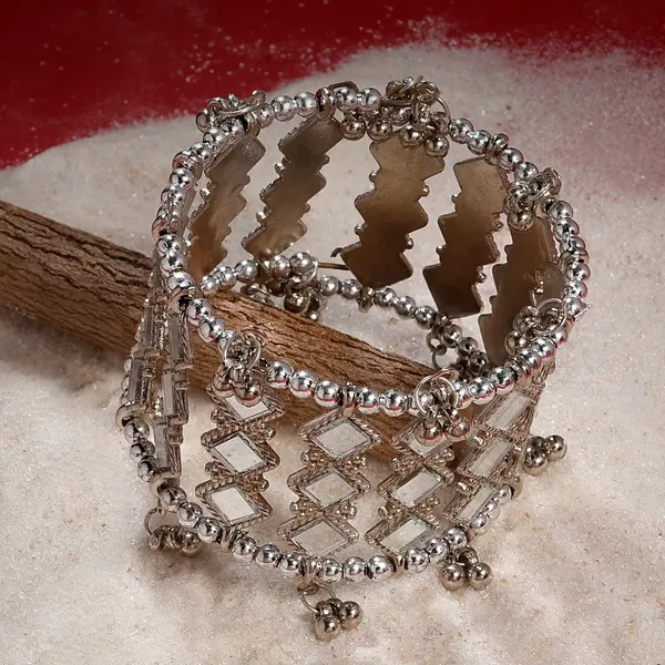 Silver_Bracelet_for_Women_|_Premium_Alloy_Bracelet_for_Everyday_Use