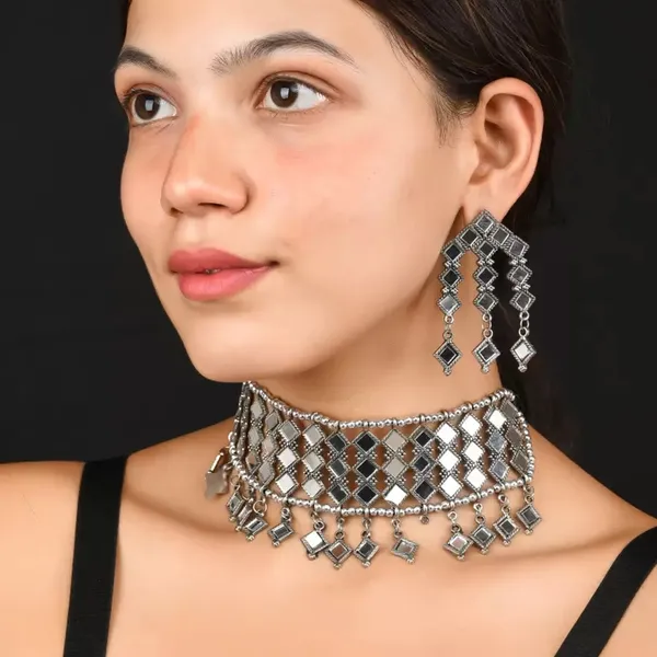 Silver_Necklace_Set_for_Women_|_Premium_Alloy_Necklace_for_Everyday_Use
