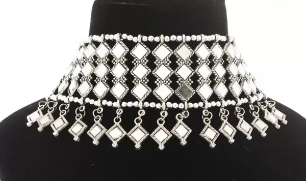 Silver_Necklace_Set_for_Women_|_Premium_Alloy_Necklace_for_Everyday_Use