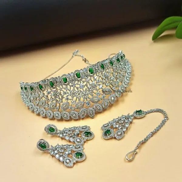 Green_Necklace_Set_for_Women_|_Premium_Alloy_Necklace_for_Everyday_Use