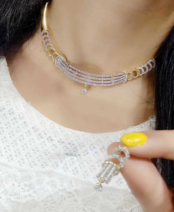 Gold_Necklace_Set_for_Women_|_Premium_Alloy_Necklace_for_Everyday_Use