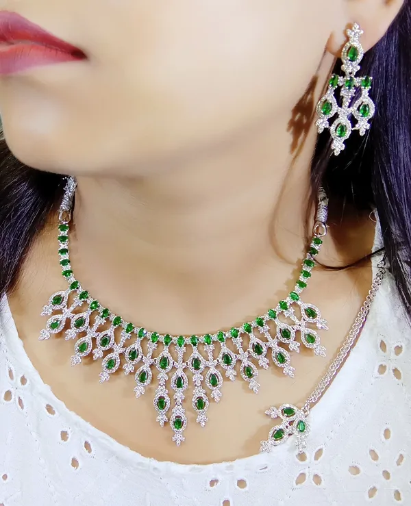 Green_Necklace_Set_for_Women_|_Premium_Alloy_Necklace_for_Everyday_Use