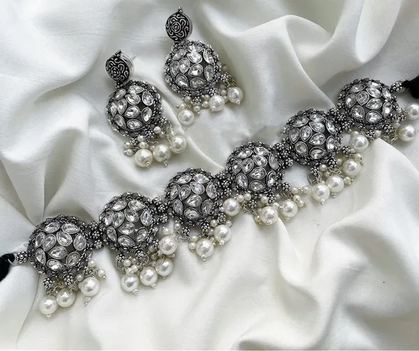 Silver_Earring_for_Women_|_Premium_Alloy_Stud_Earring_for_Everyday_Use