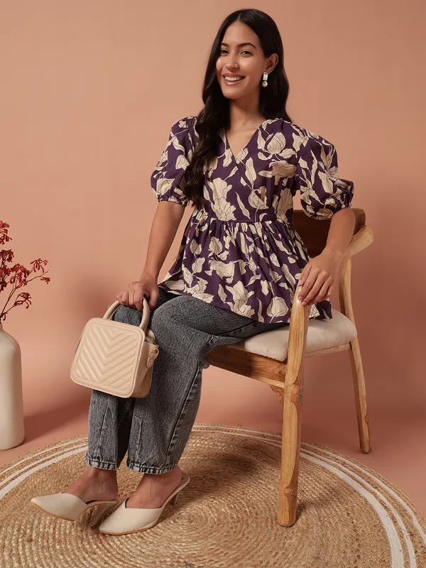 S_Flare_Top_With_V_Neck_&_Short_Puff_Sleeves