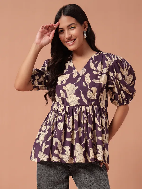 S_Flare_Top_With_V_Neck_&_Short_Puff_Sleeves