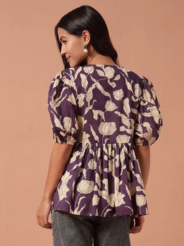 S_Flare_Top_With_V_Neck_&_Short_Puff_Sleeves