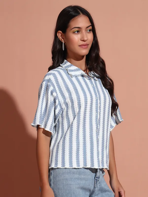 S_Textured_Knit_Shirt_With_Short_Sleeves_&__Baby_Overlock_Details