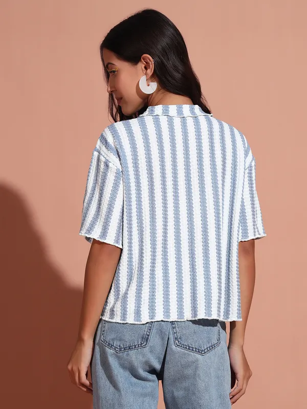 S_Textured_Knit_Shirt_With_Short_Sleeves_&__Baby_Overlock_Details