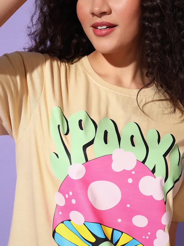Loose_Fit_Tshirt_With_Quirky_Graphic_At_Front