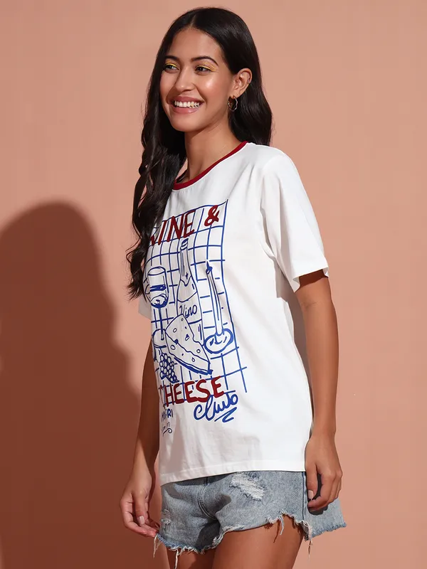 Loose_Fit_Tshirt_With_Graphic_Print_At_Front_&_Contrast_Neck_Rib_Details