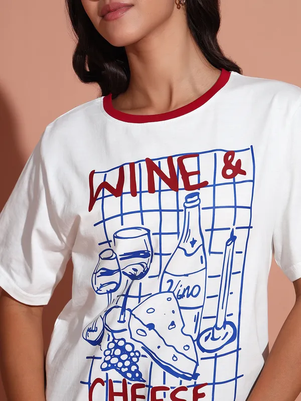 Loose_Fit_Tshirt_With_Graphic_Print_At_Front_&_Contrast_Neck_Rib_Details