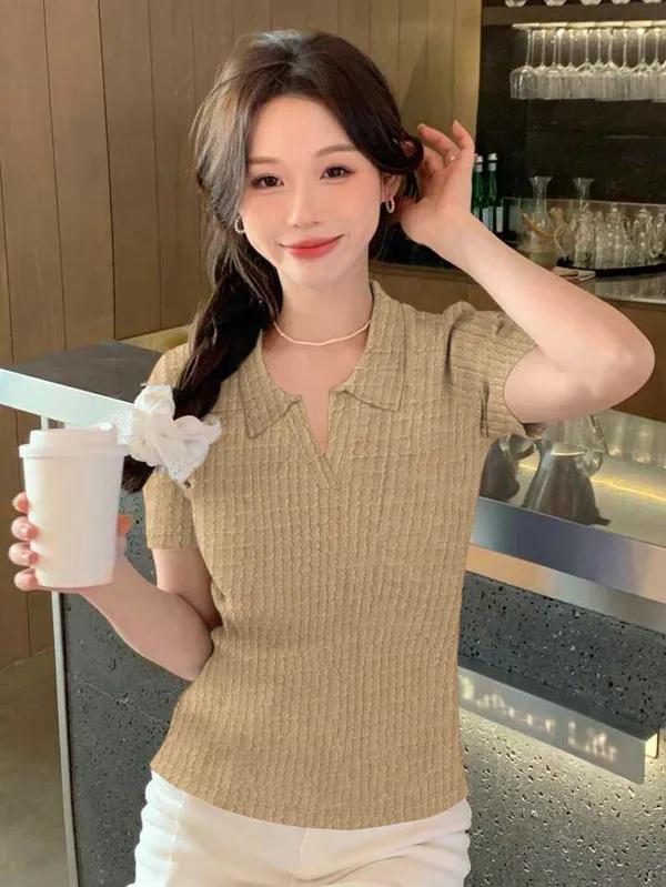 Textured_Collar_T-Shirt_With_Short_Sleeve
