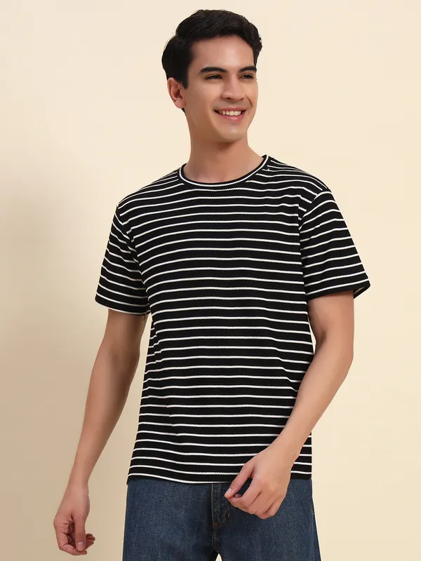 Striped_Men_Round_Neck_Black,_White_T-Shirt