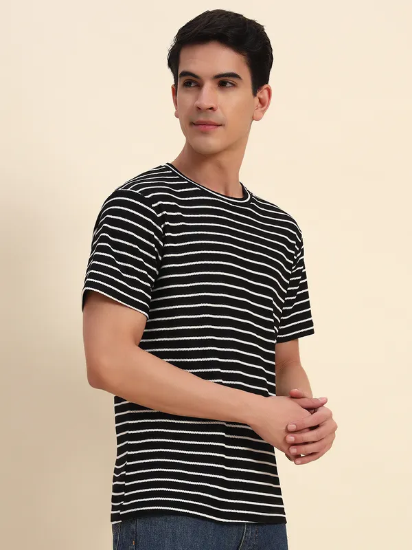 Striped_Men_Round_Neck_Black,_White_T-Shirt