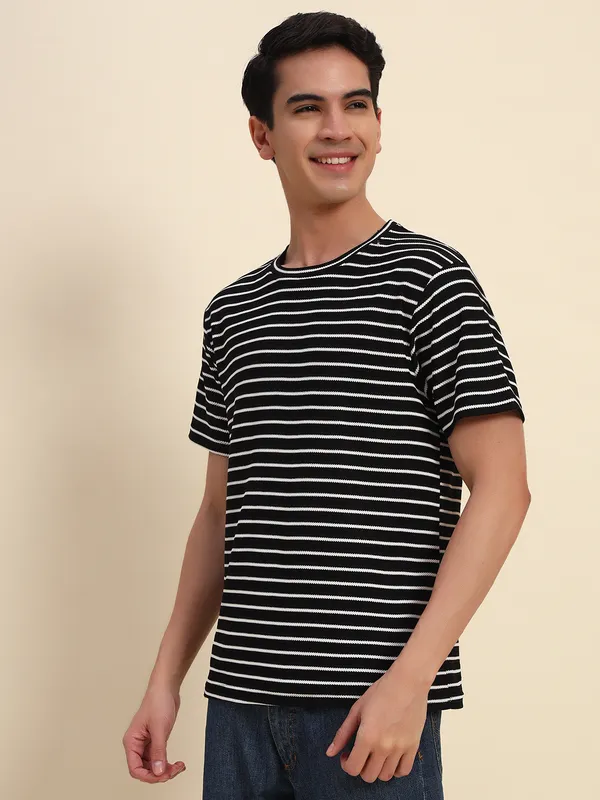 Striped_Men_Round_Neck_Black,_White_T-Shirt