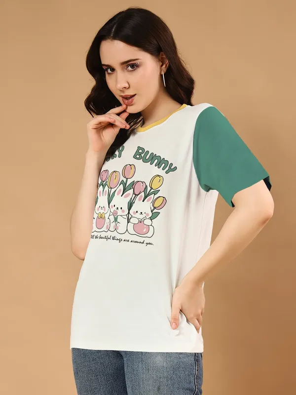 Loose_Fit_Half_Sleeve_Colorblock_T-Shirt_With_Bunny_Graphic_At_Front__&_Contrast_Neck_Rib_Details