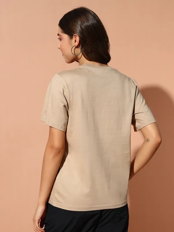 The_Dry_State_Printed_Women_Round_Neck_Brown_T-Shirt