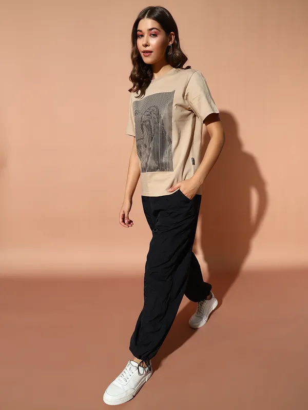 The_Dry_State_Printed_Women_Round_Neck_Brown_T-Shirt