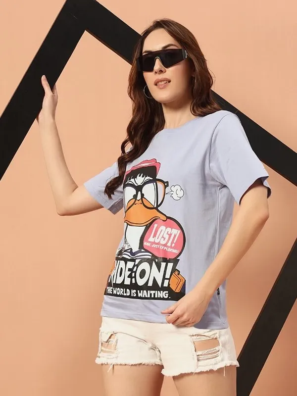 Loose_Fit_Tshirt_With_Duck_Graphic_Print_At_Fornt