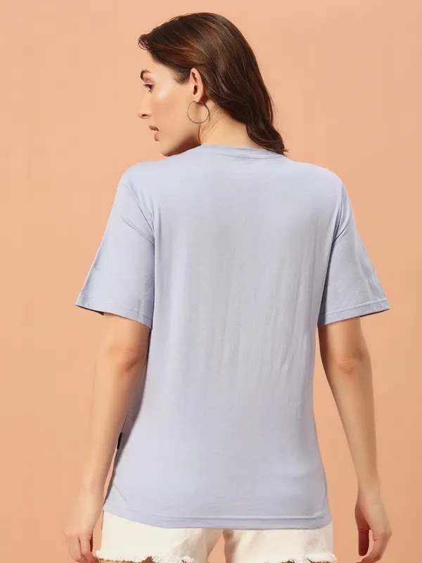 Loose_Fit_Tshirt_With_Duck_Graphic_Print_At_Fornt