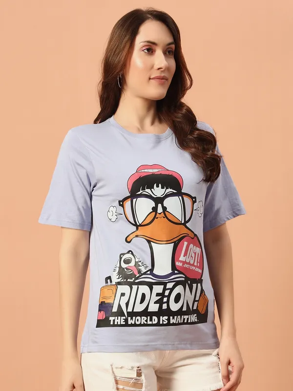 Loose_Fit_Tshirt_With_Duck_Graphic_Print_At_Fornt