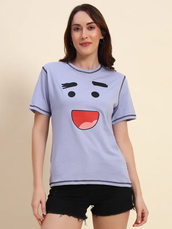 Loose_Fit_Emoji_Print_With_Contrast_Stitch_Detail_T-Shirt