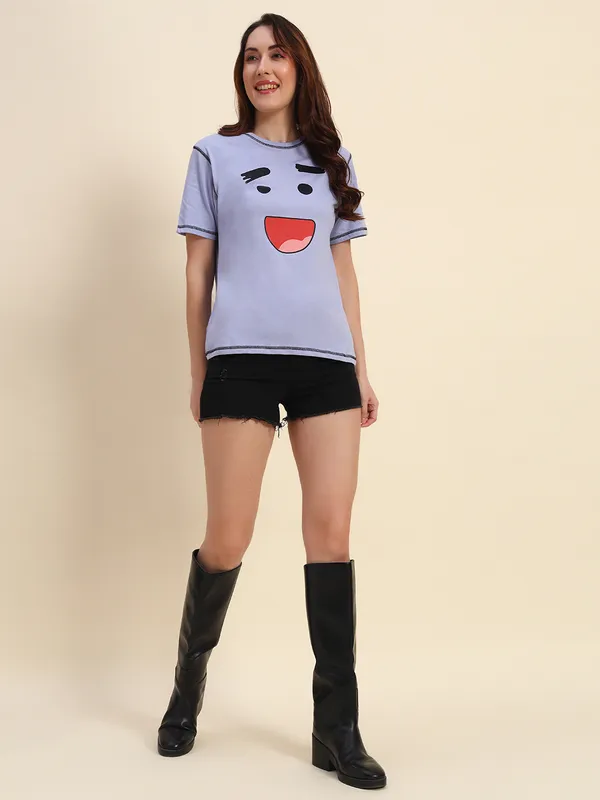 Loose_Fit_Emoji_Print_With_Contrast_Stitch_Detail_T-Shirt
