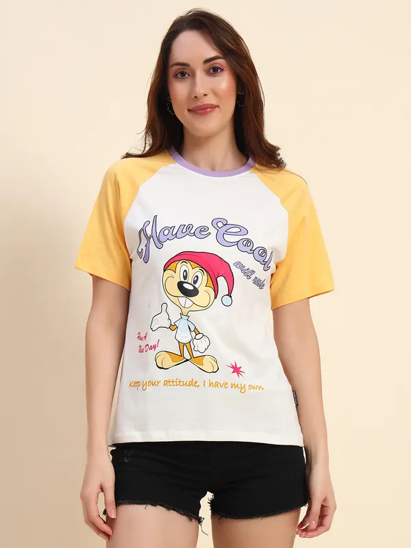 Colorblock_Loose_Fit_Half_Sleeve_T-Shirt_With_Raglan_Sleeve,_Graphic_Print_At_Front_&_Contrast_Neck_Rib_Details