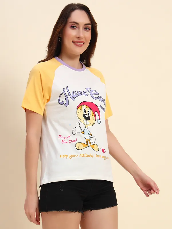Colorblock_Loose_Fit_Half_Sleeve_T-Shirt_With_Raglan_Sleeve,_Graphic_Print_At_Front_&_Contrast_Neck_Rib_Details