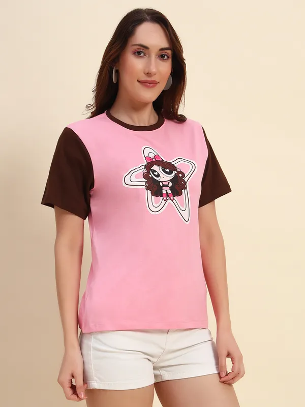 Colorblock_Half_Sleeve_T-Shirt_With_Star_Graphic_Print_At_Front_&_Contrast_Neck_Rib