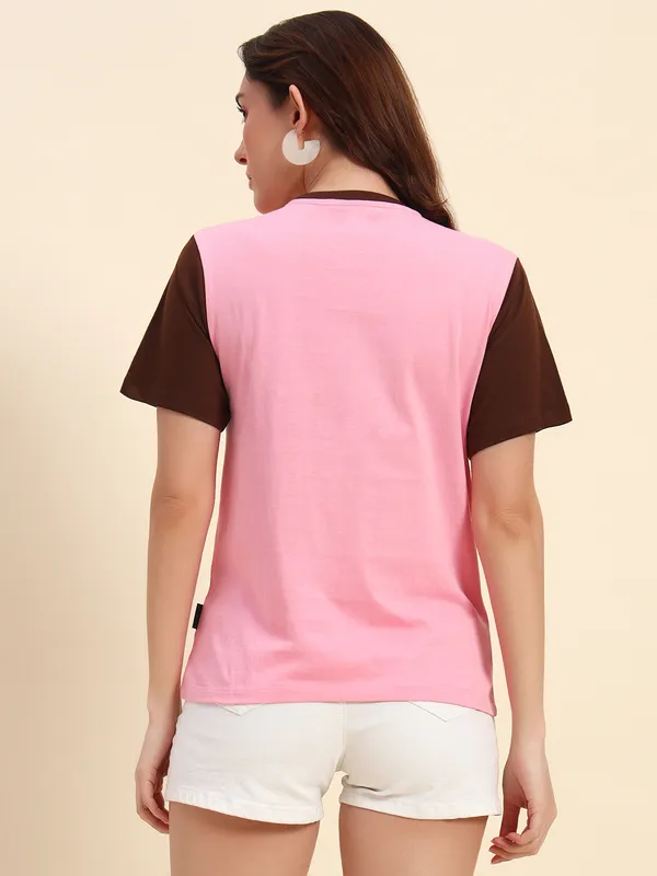 Colorblock_Half_Sleeve_T-Shirt_With_Star_Graphic_Print_At_Front_&_Contrast_Neck_Rib