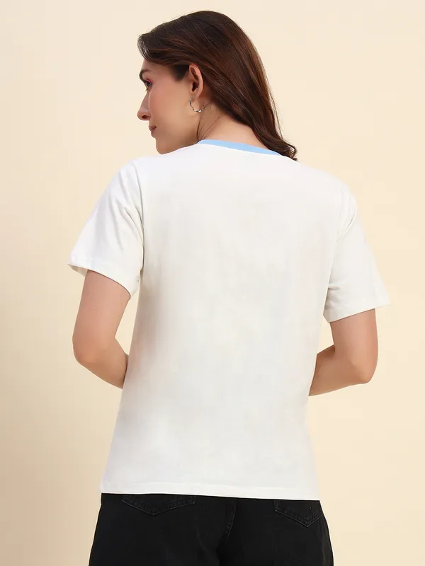 Round_Neck_Loose_Fit_T-Shirt_With_Cute_Dolphin_Print_At_Front_With_Contrast_Neck_Rib_Details