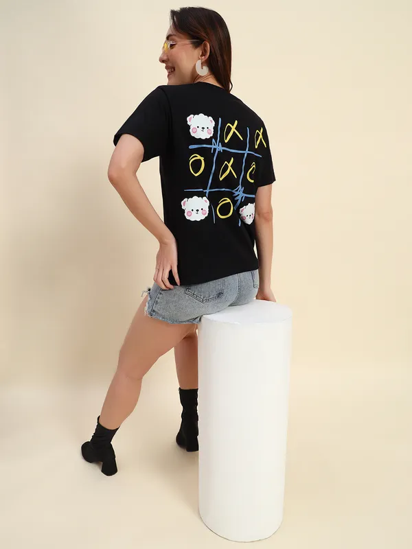 Graphic_Print___Round_Neck_Black_T-Shirt