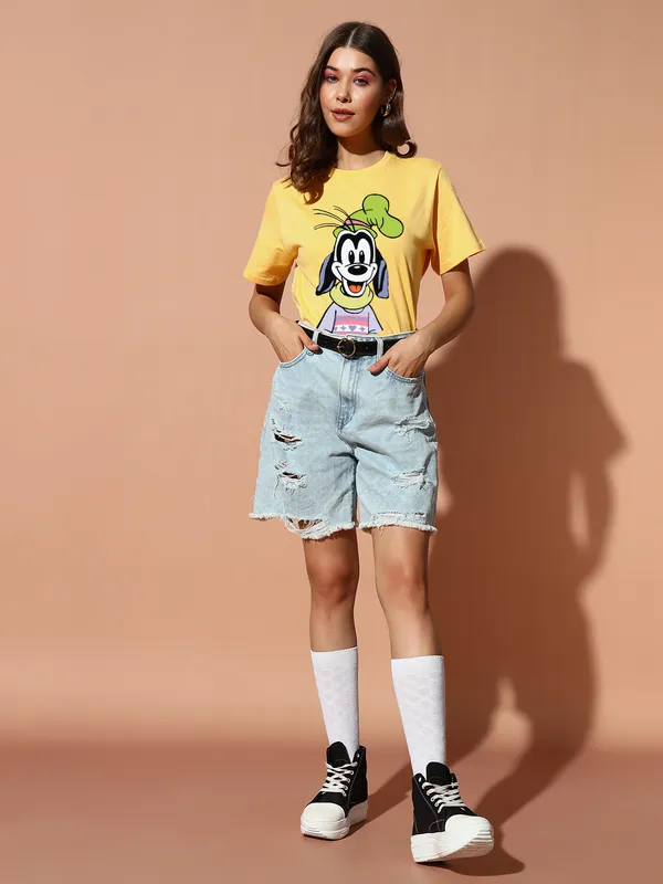Women's_Yellow_Relaxed_Fit_Graphic_T-Shirt_with_Goofy_Cartoon_Print