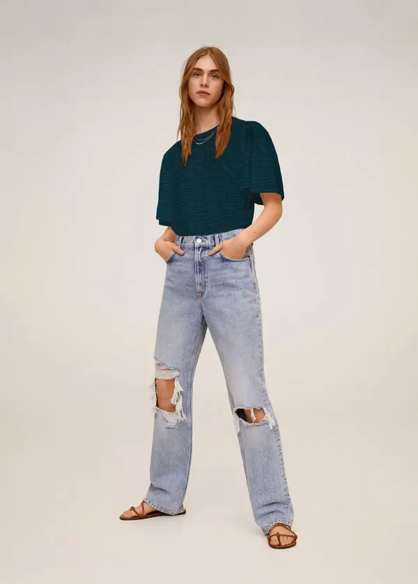 Women's_texture_top_with_simple_round_neck_and_flounce_sleeve