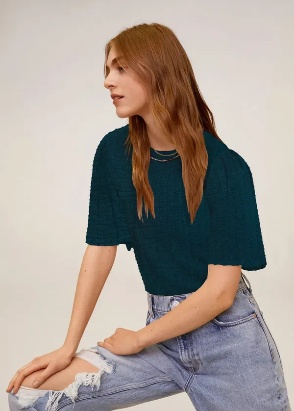 Women's_texture_top_with_simple_round_neck_and_flounce_sleeve