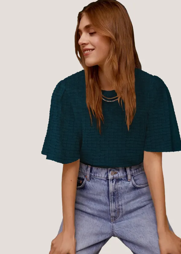 Women's_texture_top_with_simple_round_neck_and_flounce_sleeve