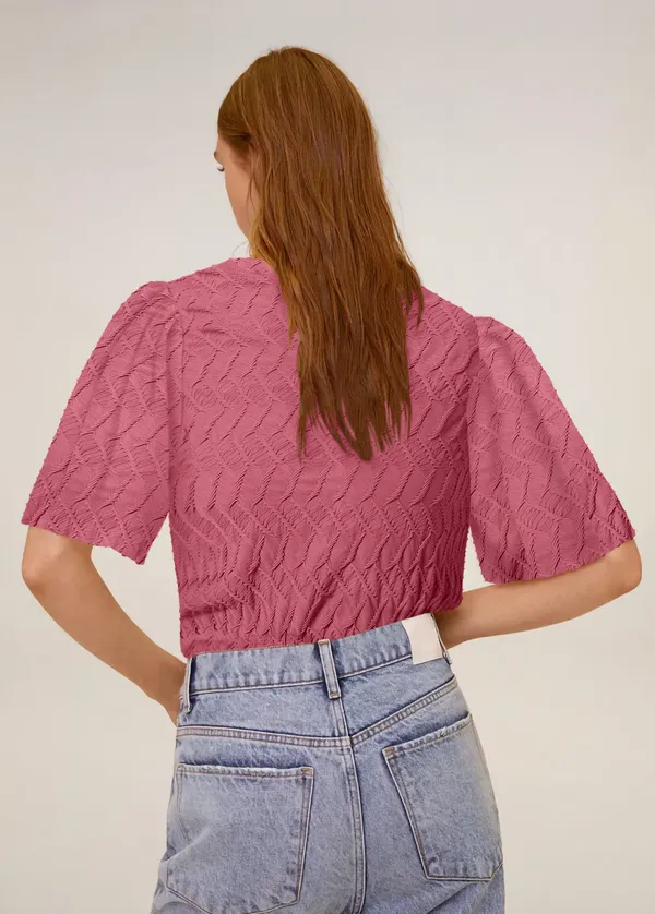 Women's_texture_top_with_simple_round_neck_and_flounce_sleeve