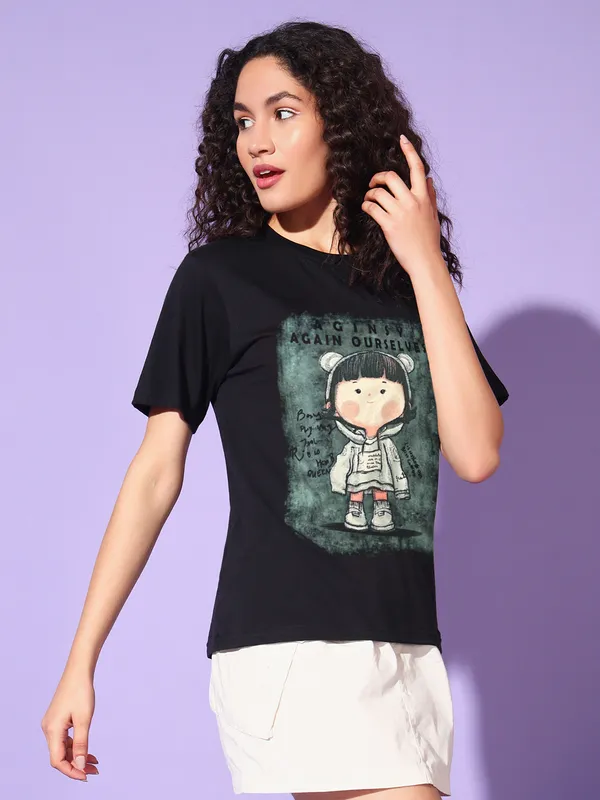 Women's_Loose_Fit_Half_Sleeve_Tshirt_with_tomboy_girl_graphic_print_at_front