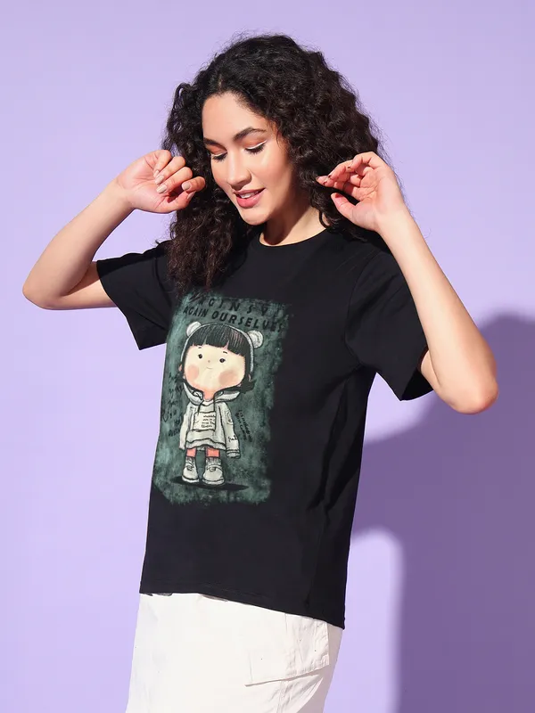 Women's_Loose_Fit_Half_Sleeve_Tshirt_with_tomboy_girl_graphic_print_at_front