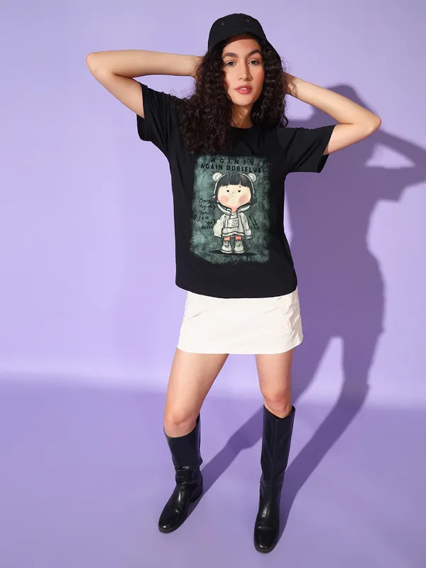 Women's_Loose_Fit_Half_Sleeve_Tshirt_with_tomboy_girl_graphic_print_at_front