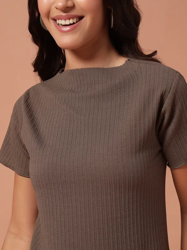 T-Shirt_Brown_Dress