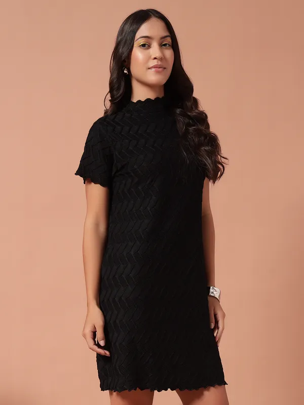 T_Shirt_Black_Dress