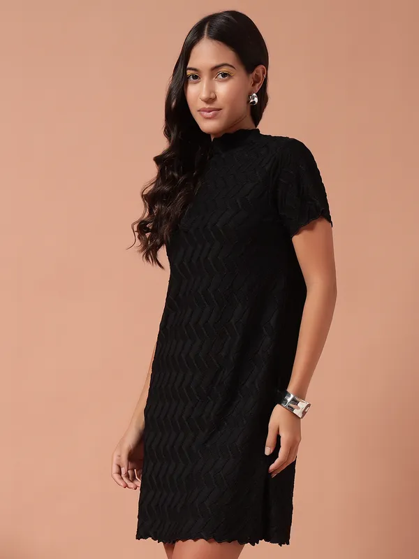T_Shirt_Black_Dress