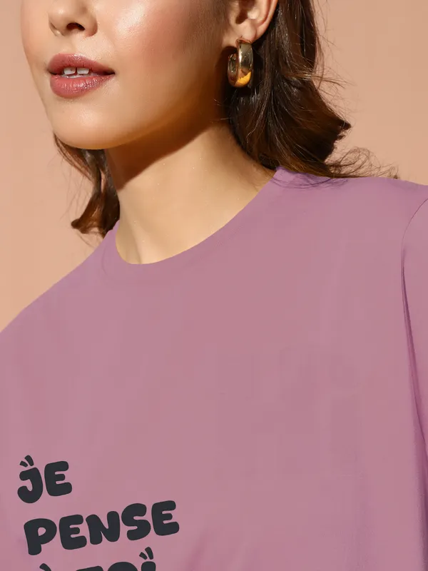 Women's_Loose_Fit_Half_Sleeve_Tshirt_cute_little_girl_print_at_front