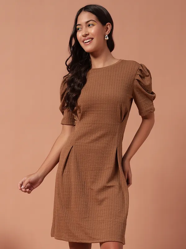 T_Shirt_Brown_Dress