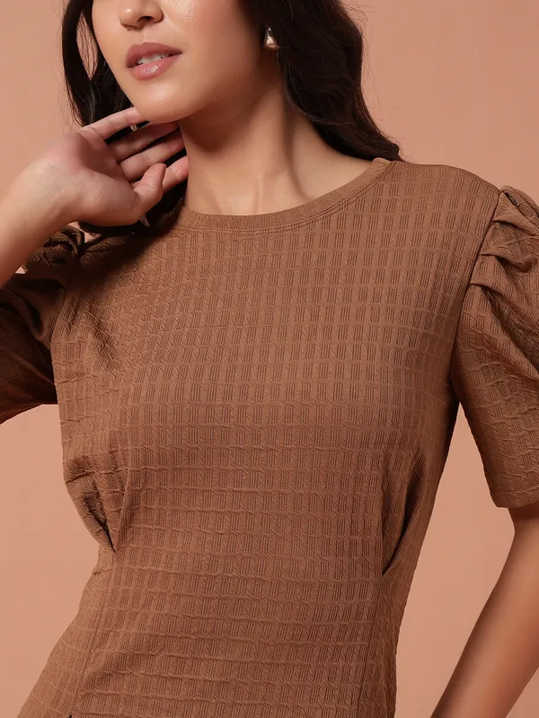 T_Shirt_Brown_Dress