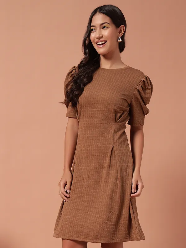 T_Shirt_Brown_Dress